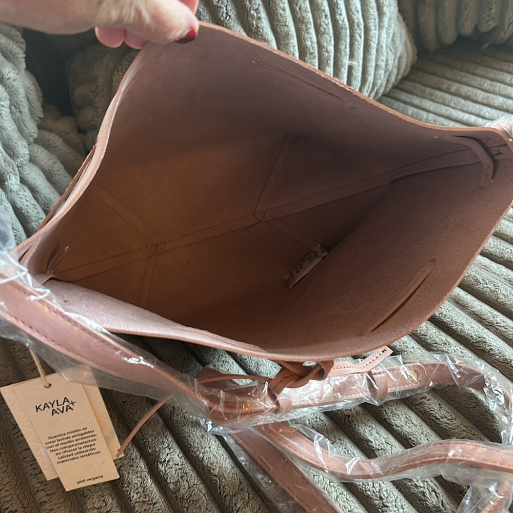 Kayla + Ava Chic Blush Pink Bucket Bag Shoulder Bag Tote Crossbody Vegan Leather - Picture 5 of 13